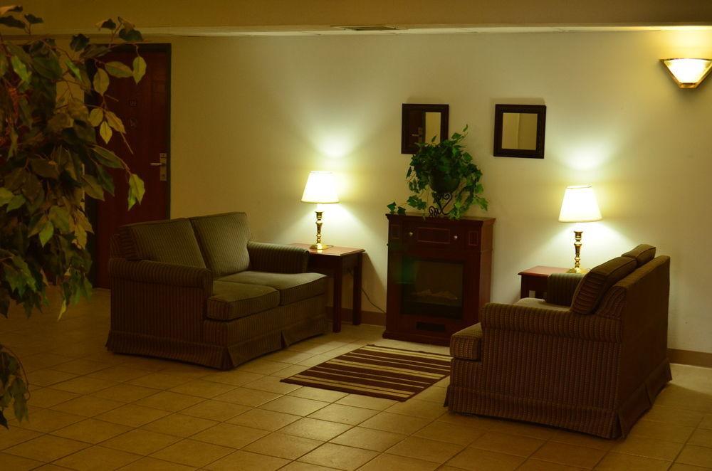 Luxury Inn & Suites Lincoln Exteriér fotografie